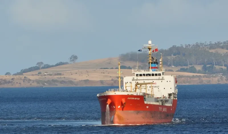 EASTERN NEPTUNE Tanker IMO 9370630 photo 9