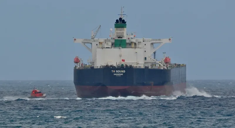 SYROS WARRIOR Tanker IMO 9370850 photo 9