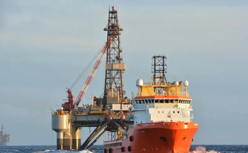 NORMAND TITAN Offshore Vessel IMO 9371385 photo 2