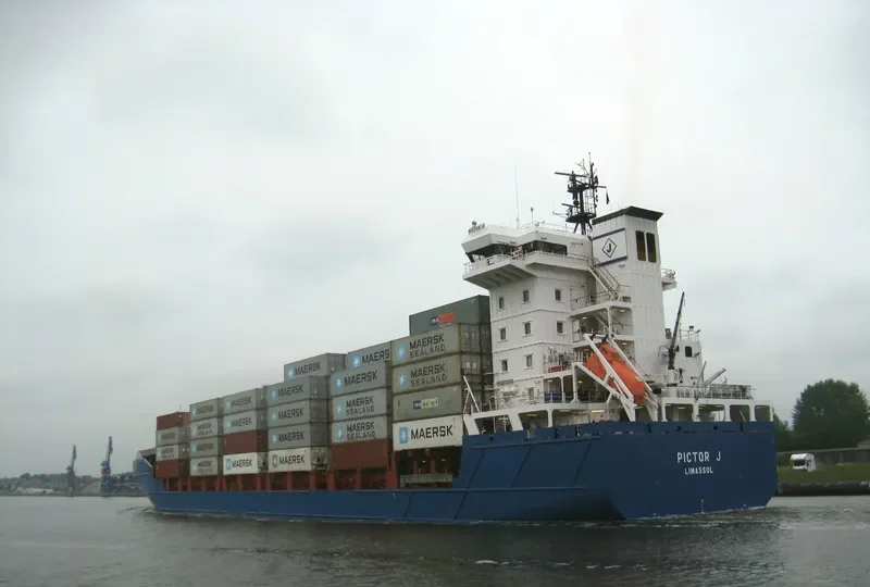 VIVIENNE SHERI D Container Ship IMO 9371426 photo 8