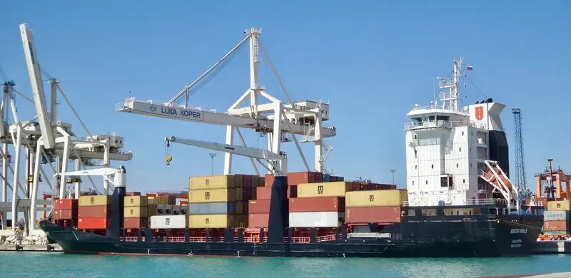 VERA A Container Ship IMO 9372585 photo 4