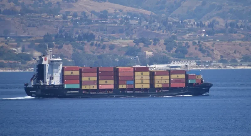 VERA A Container Ship IMO 9372585 photo 10