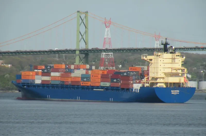 BURGUNDY Container Ship IMO 9372872 photo 5