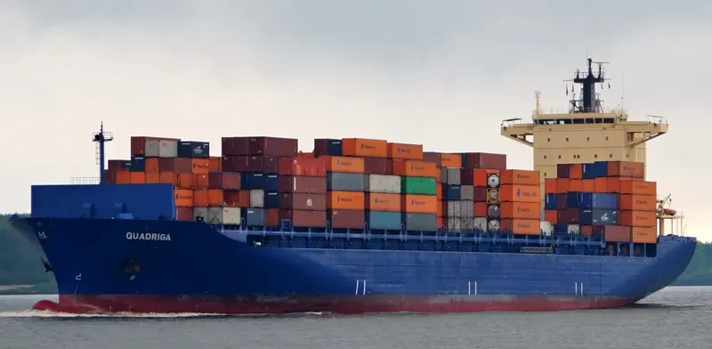 BURGUNDY Container Ship IMO 9372872 photo 6