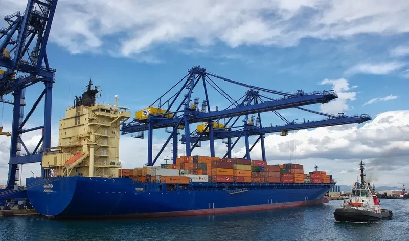 BURGUNDY Container Ship IMO 9372872 photo 7