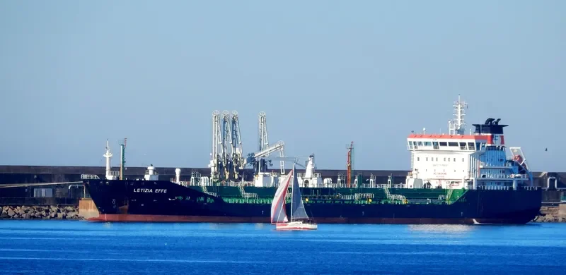 AETHALIA Tanker IMO 9373230 photo 2