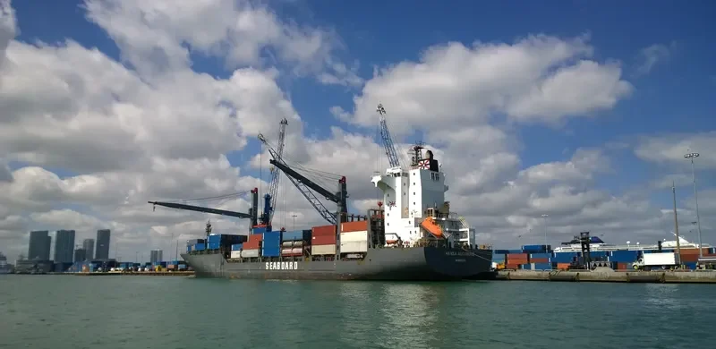 HANSA AUGSBURG Container Ship IMO 9373474 photo 2