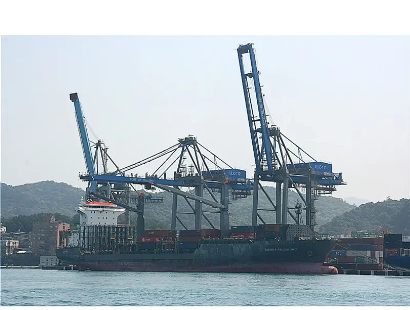 HANSA AUGSBURG Container Ship IMO 9373474 photo 10