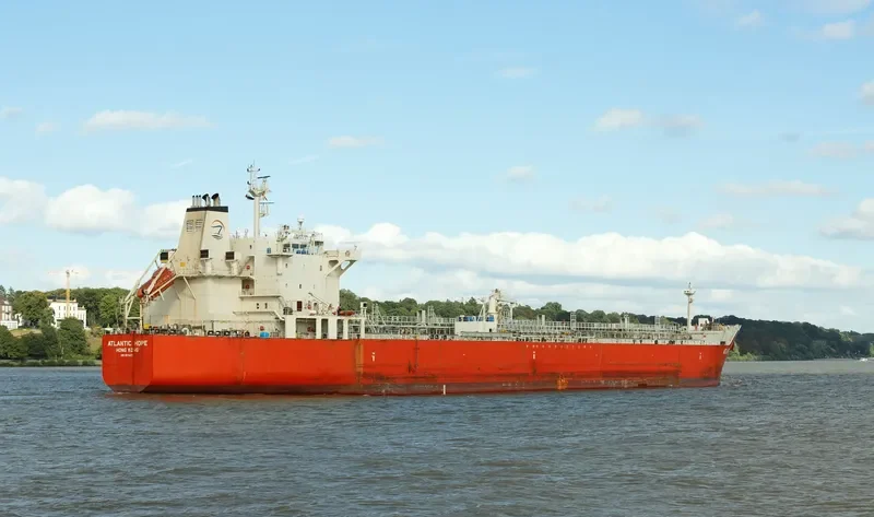 EAGLE BAY Tanker IMO 9374272 photo 4