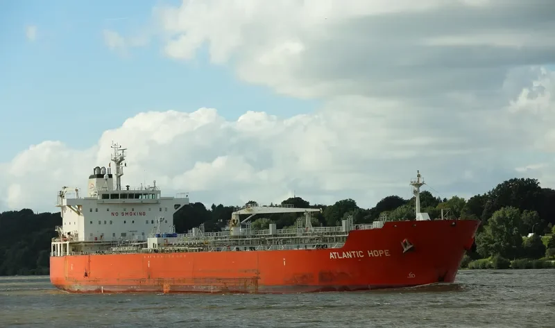 EAGLE BAY Tanker IMO 9374272 photo 6