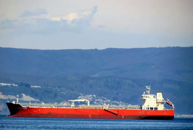 EAGLE BAY Tanker IMO 9374272 photo 7