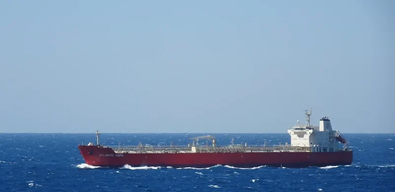 EAGLE BAY Tanker IMO 9374272 photo 8