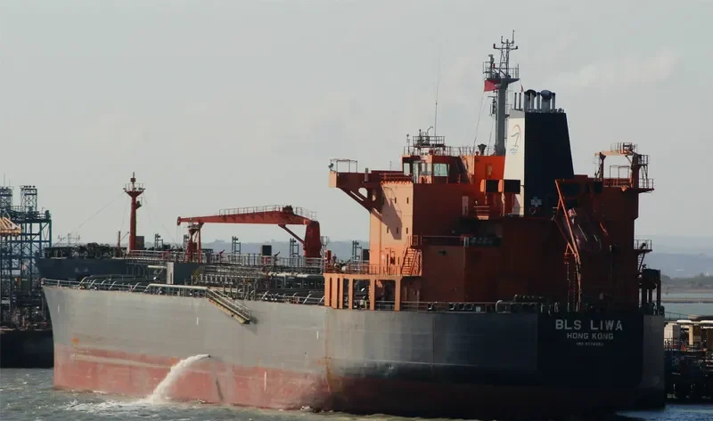 FALCON MAJESTIC Tanker IMO 9374284 photo 2