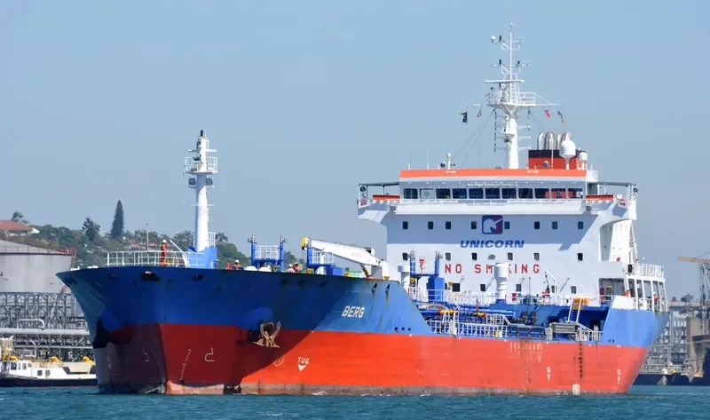 BERG Tanker IMO 9374325 photo 7