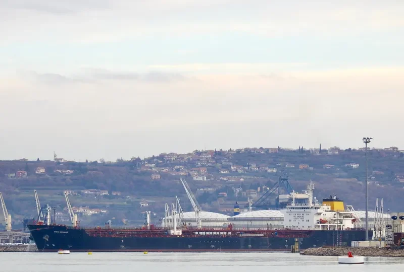 CHEM NICHOLAS Tanker IMO 9374416 photo 2