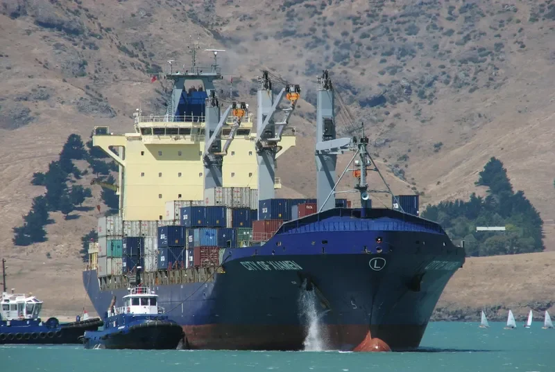 GH ZEPHYR Container Ship IMO 9374442 photo 9
