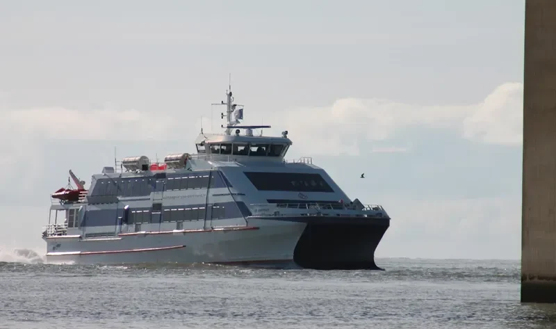 LE CHATELET Passenger Ship IMO 9374650 photo 5