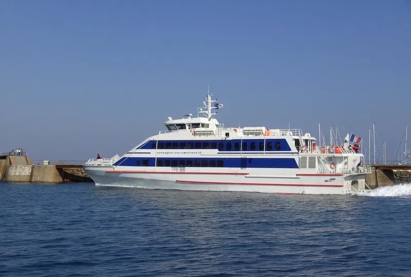 LE CHATELET Passenger Ship IMO 9374650 photo 8