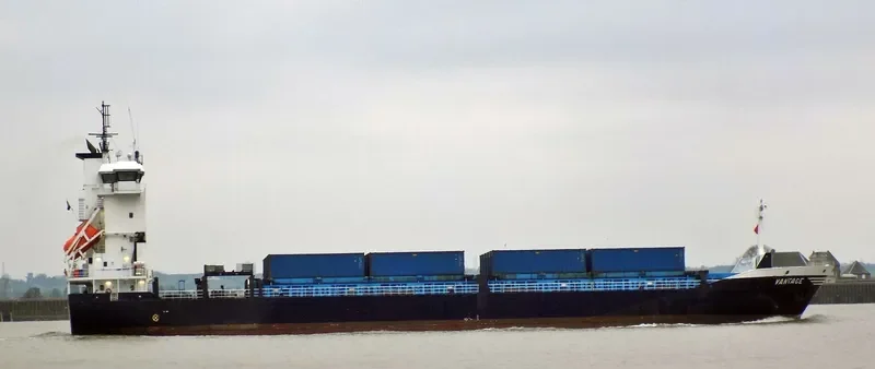 VANTAGE Container Ship IMO 9375111 photo 6