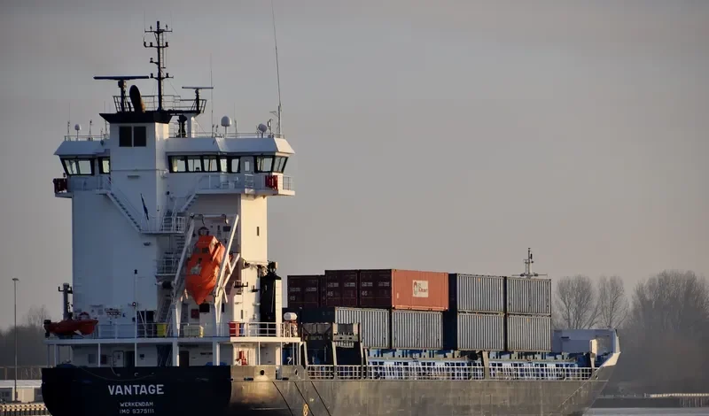 VANTAGE Container Ship IMO 9375111 photo 10