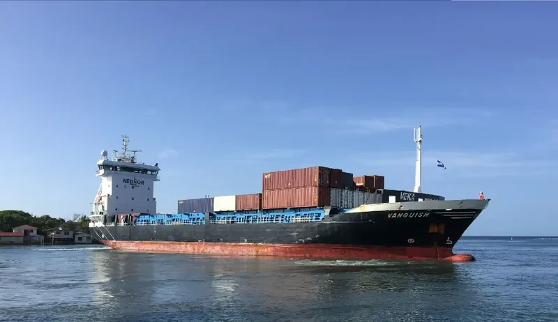 VANQUISH Container Ship IMO 9375135 photo 7
