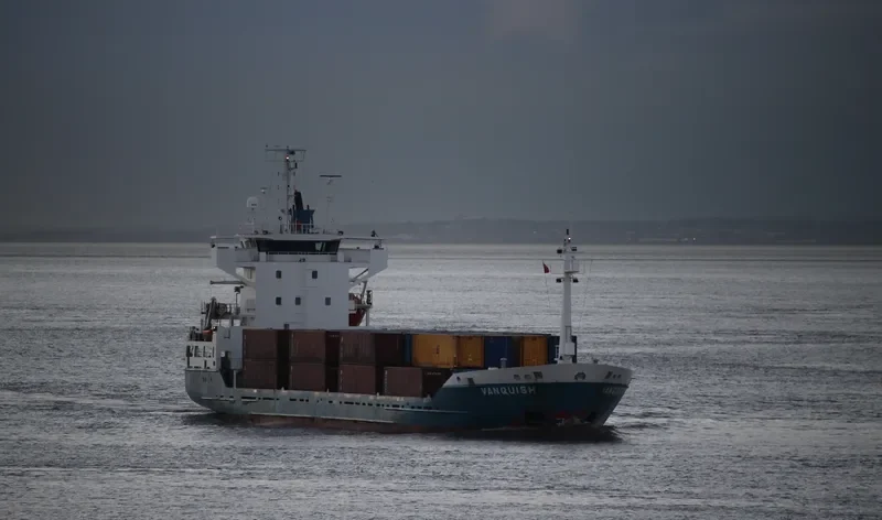 VANQUISH Container Ship IMO 9375135 photo 8