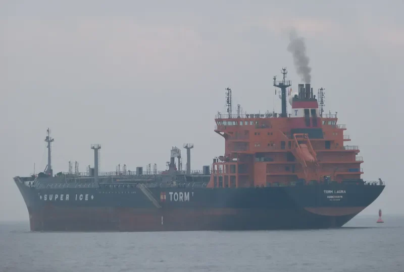 TORM LAURA Tanker IMO 9375616 photo 2