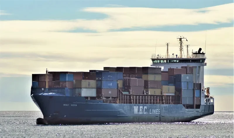 MISTRAL Container Ship IMO 9376024 photo 2