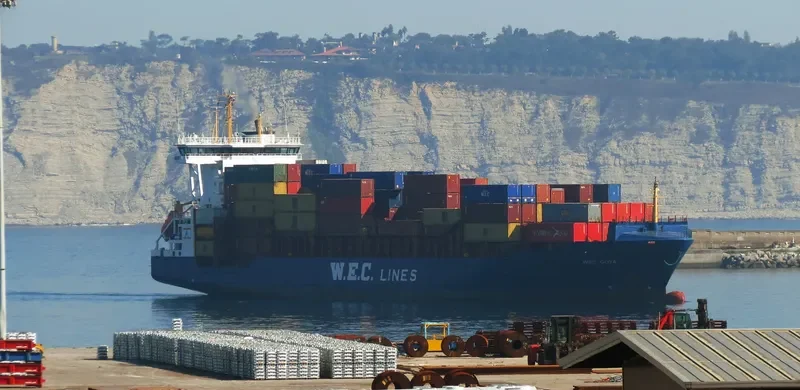MISTRAL Container Ship IMO 9376024 photo 5