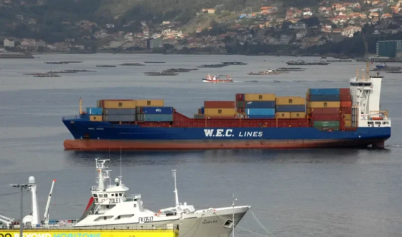 MISTRAL Container Ship IMO 9376024 photo 7