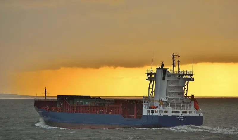 MISTRAL Container Ship IMO 9376024 photo 9