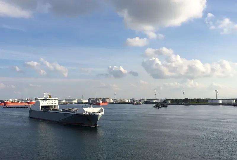 PEREGRINE Ro-Ro IMO 9376725 photo 2