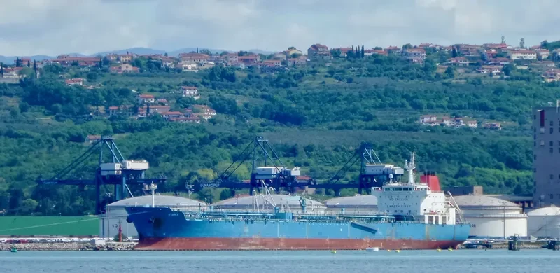 STAR I Tanker IMO 9376945 photo 9