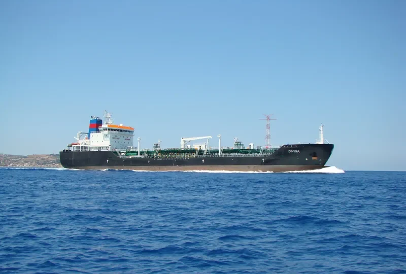 DIVINA Tanker IMO 9377200 photo 4