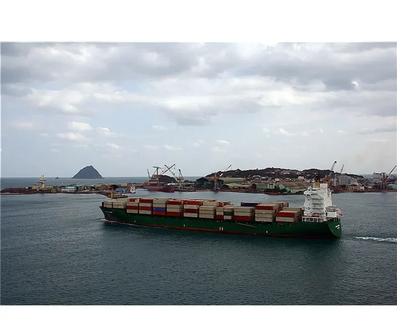 GH CURIE Container Ship IMO 9377561 photo 10