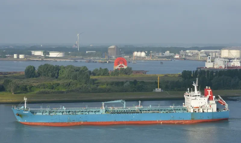 SINGLE Tanker IMO 9377664 photo 6