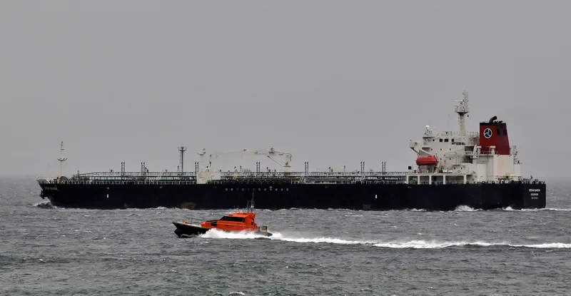OCEAN SUMMER Tanker IMO 9379040 photo 4