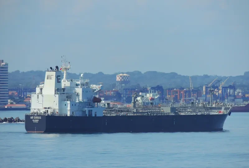 ATLANTICA BREEZE Tanker IMO 9379129 photo 2