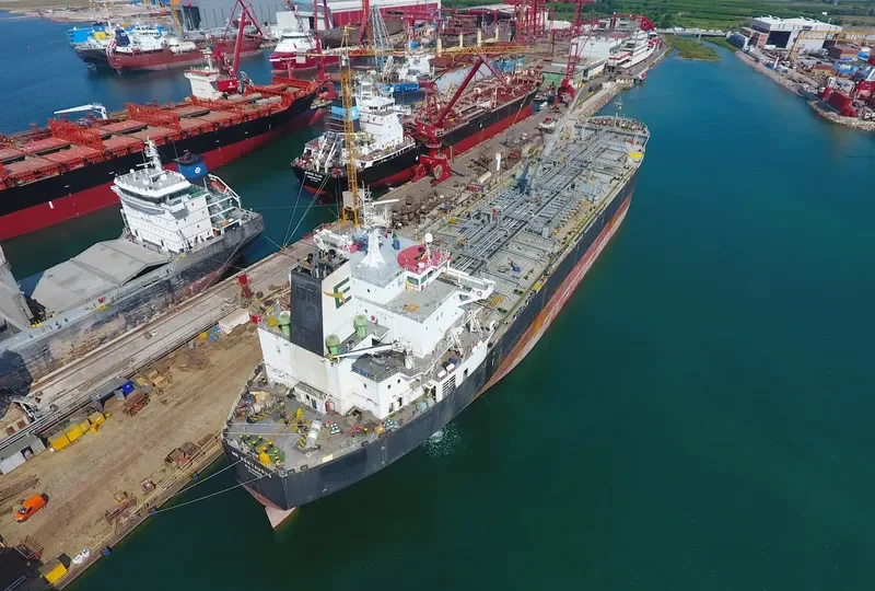 ATLANTICA BAY Tanker IMO 9379131 photo 2