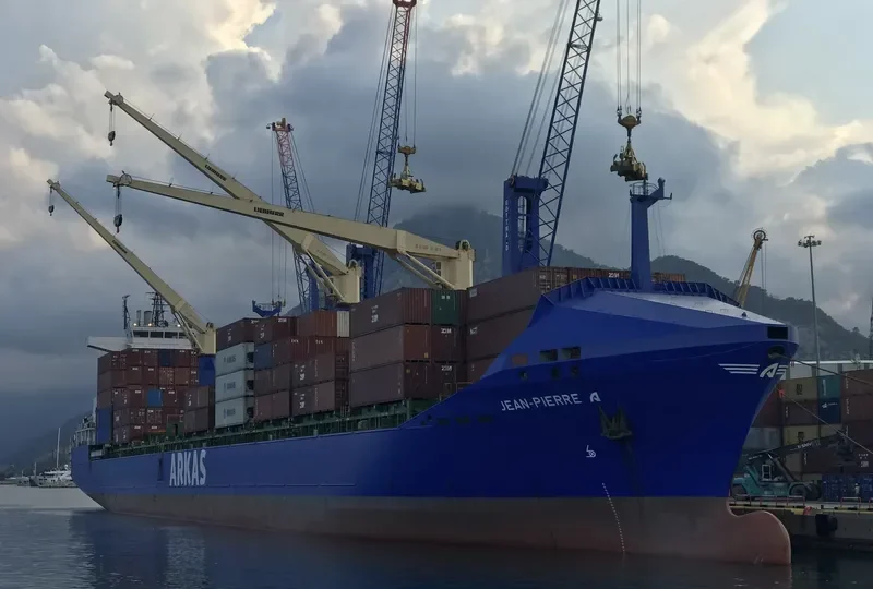 VENTO DI TRAMONTANA Container Ship IMO 9379351 photo 9