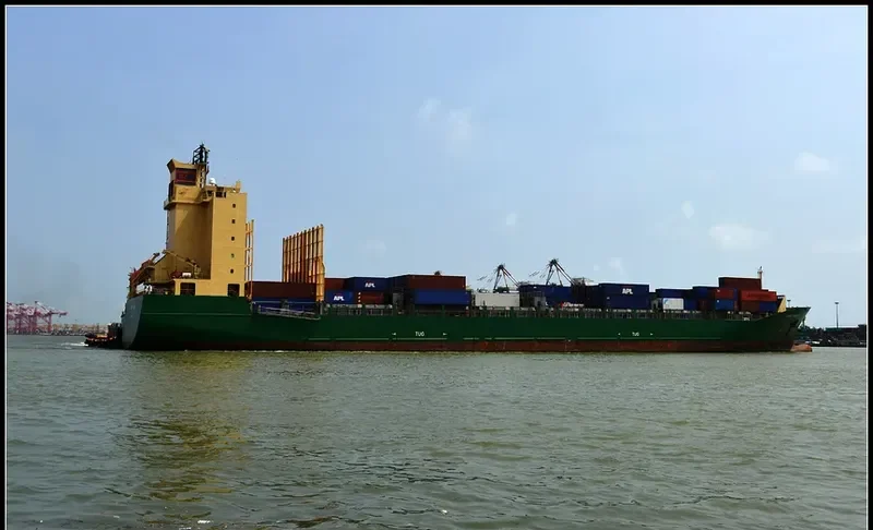 CAPE FAWLEY Container Ship IMO 9379363 photo 2