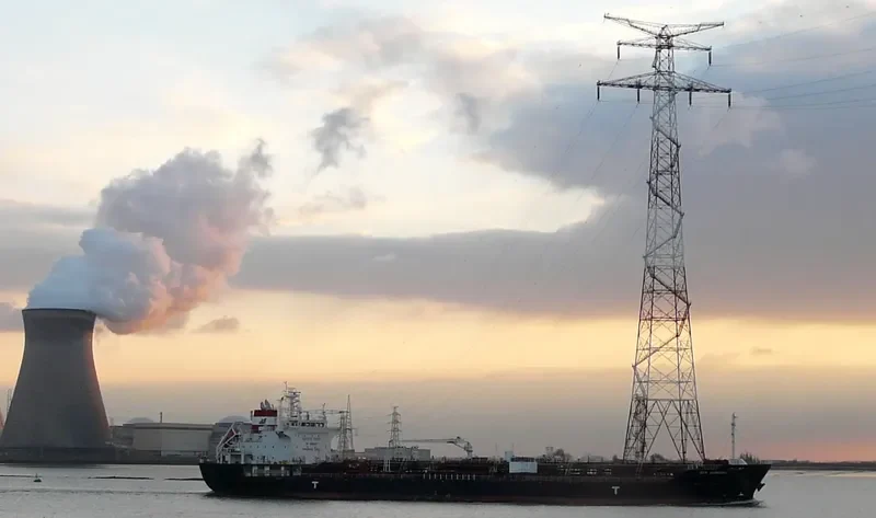 MTM HAMBURG Tanker IMO 9379844 photo 10