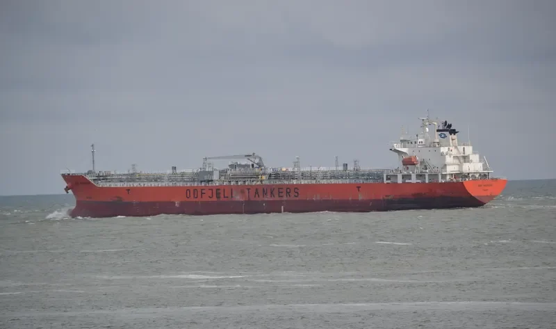 BOW HARMONY Tanker IMO 9379909 photo 9