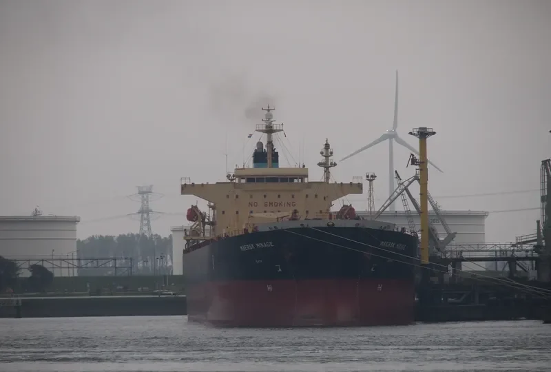 RICH BREEZE Tanker IMO 9380051 photo 7
