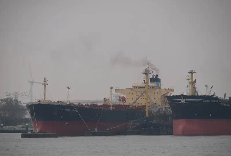 RICH BREEZE Tanker IMO 9380051 photo 8