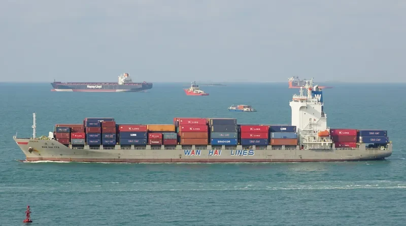 WAN HAI 172 Container Ship IMO 9380269 photo 4