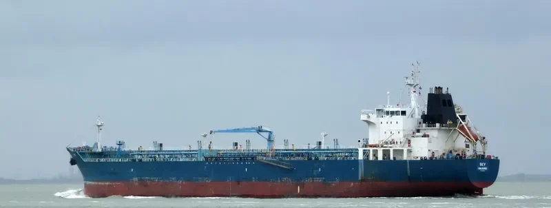 SKY Tanker IMO 9380350 photo 2
