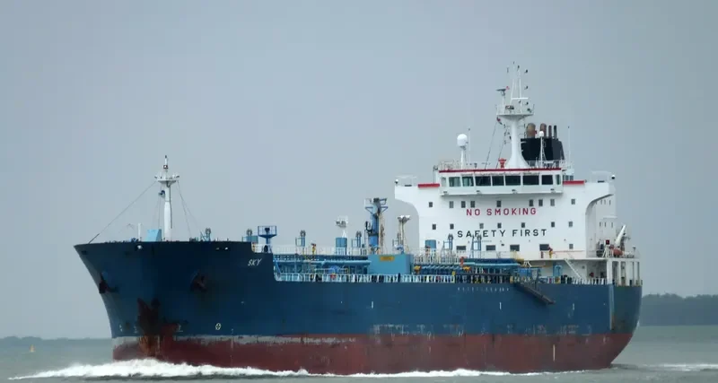SKY Tanker IMO 9380350 photo 4