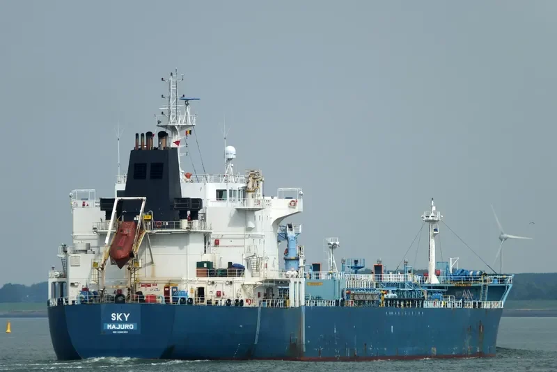 SKY Tanker IMO 9380350 photo 5