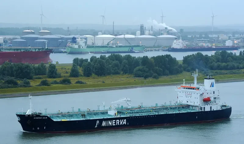 MINERVA JULIE Tanker IMO 9380831 photo 3